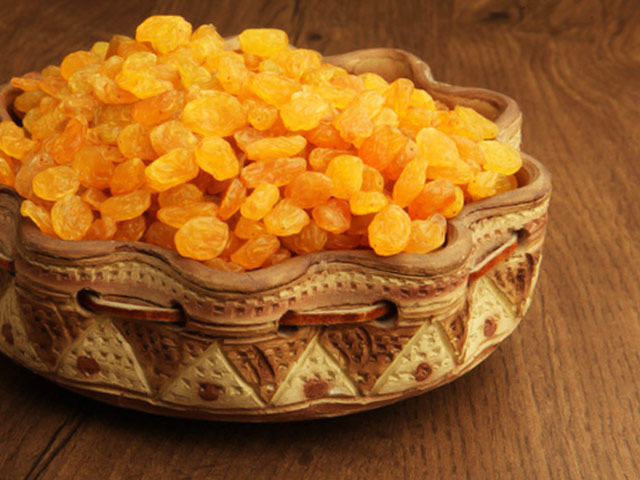 golden raisins